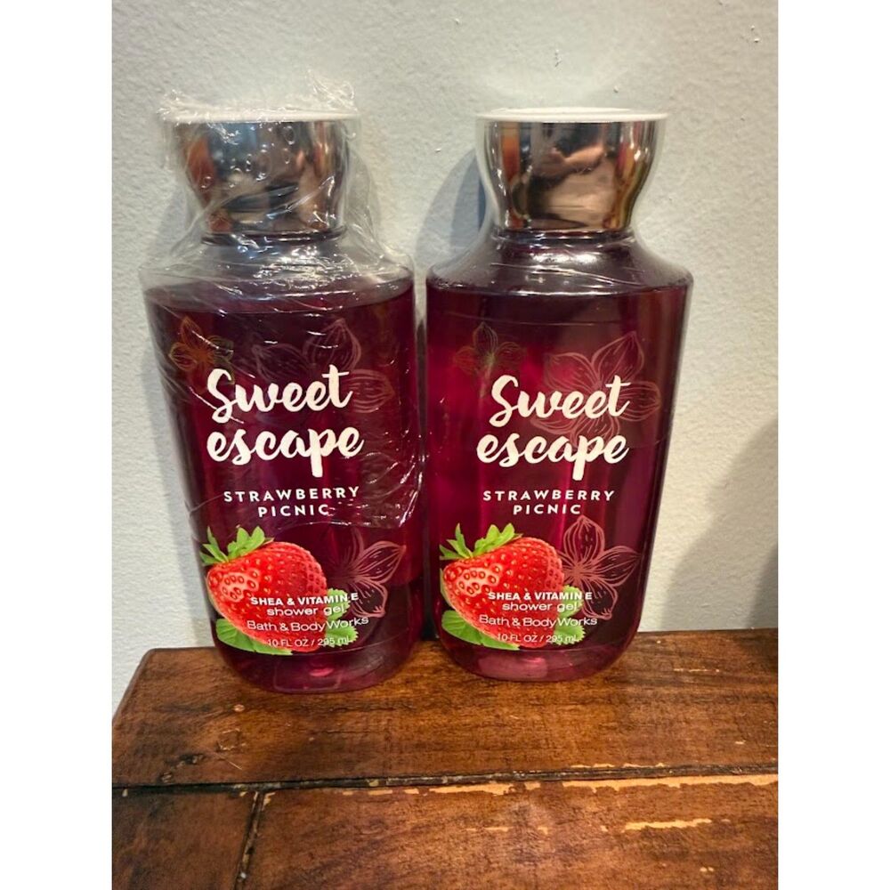 Bath and Body Works Sweet Escape Strawberry Picnic shower gels lot of 2